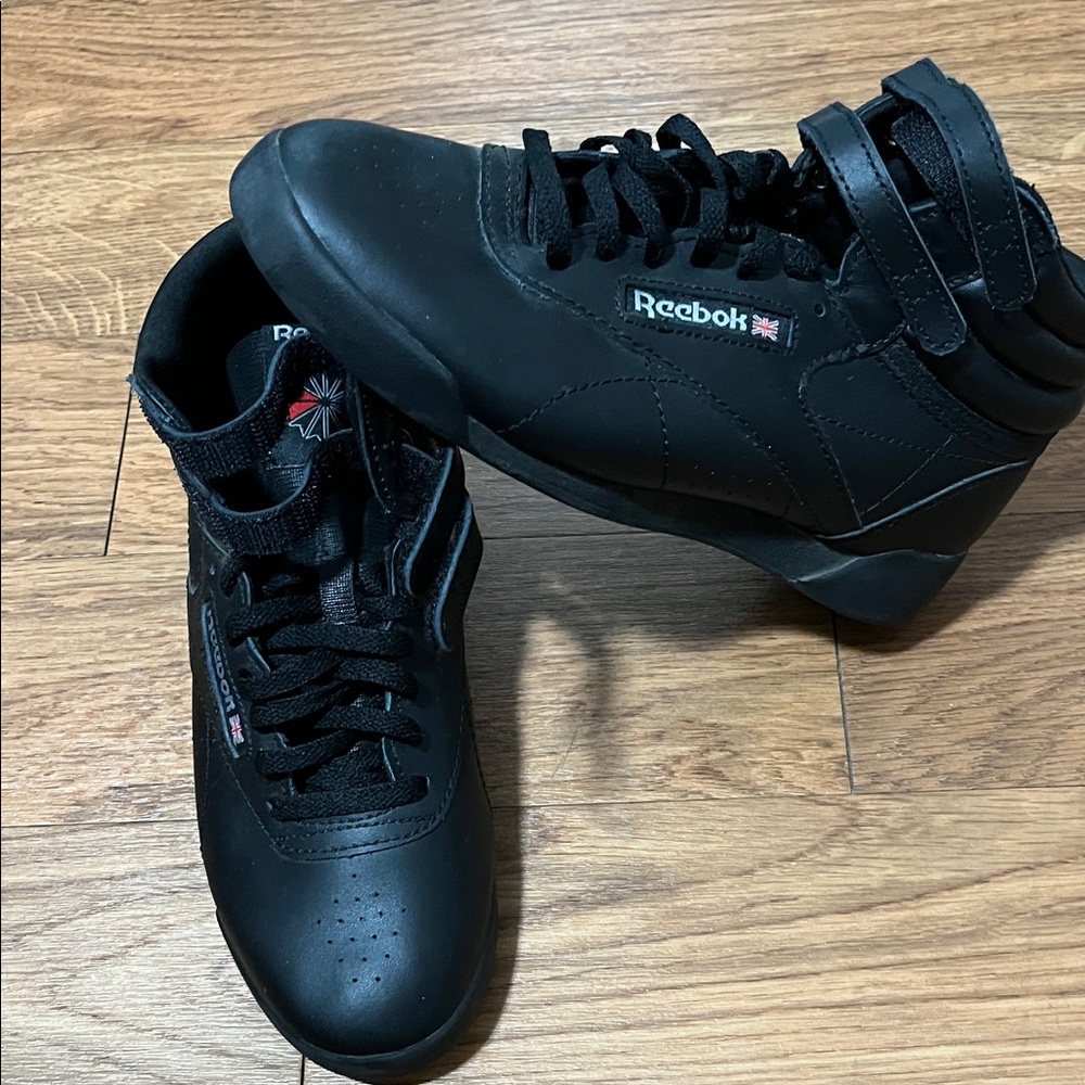 Reebok kids Black High-Top Trainers